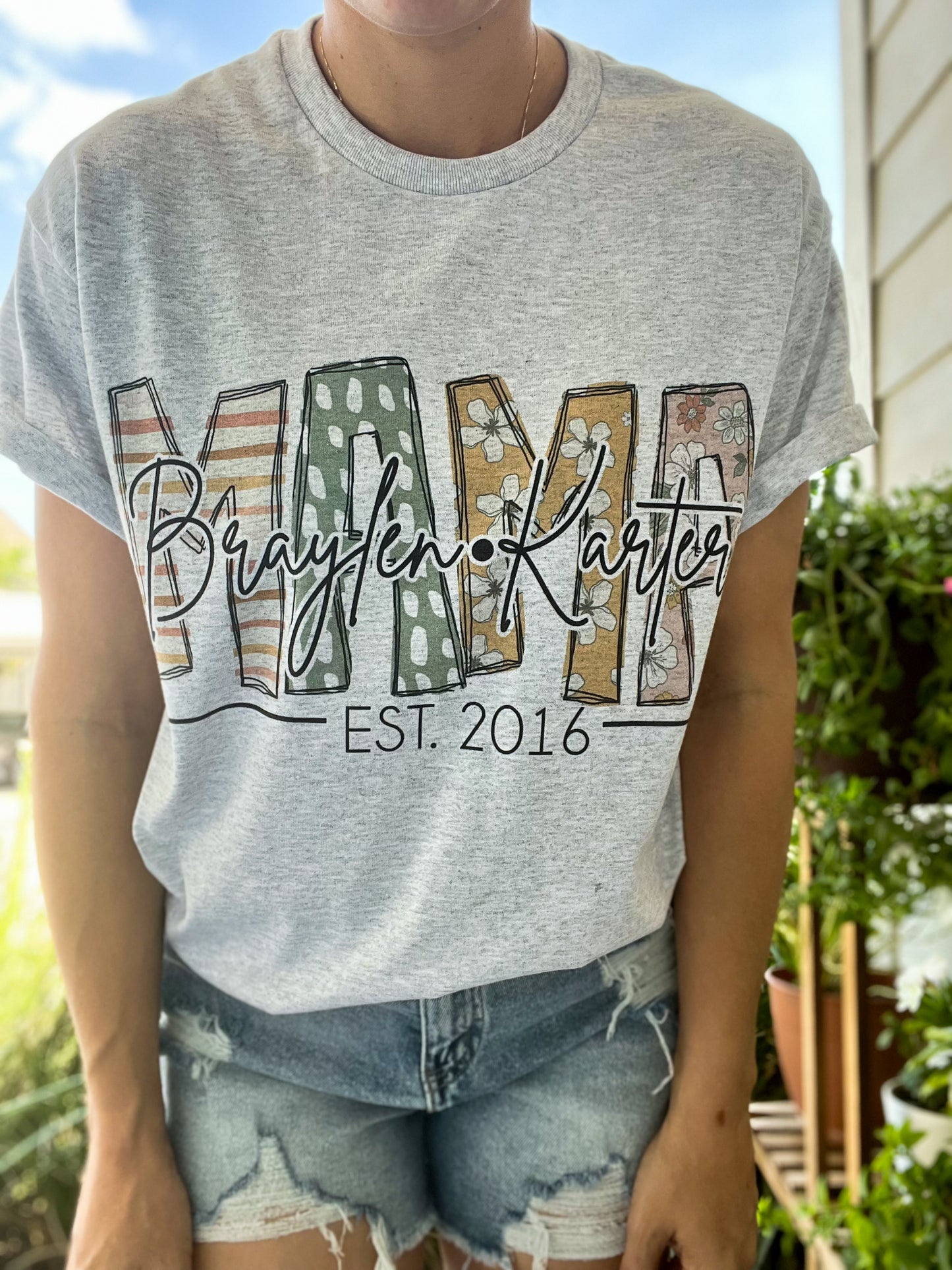 Retro Floral Name T